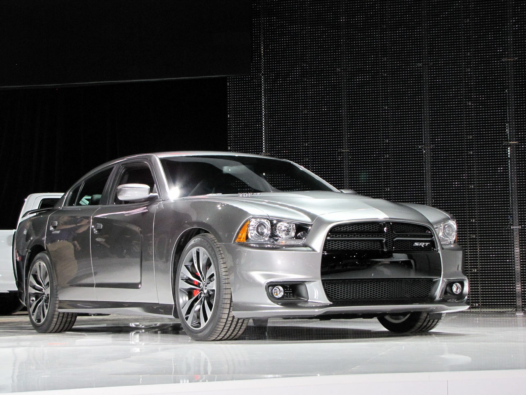 dodge charger sr8